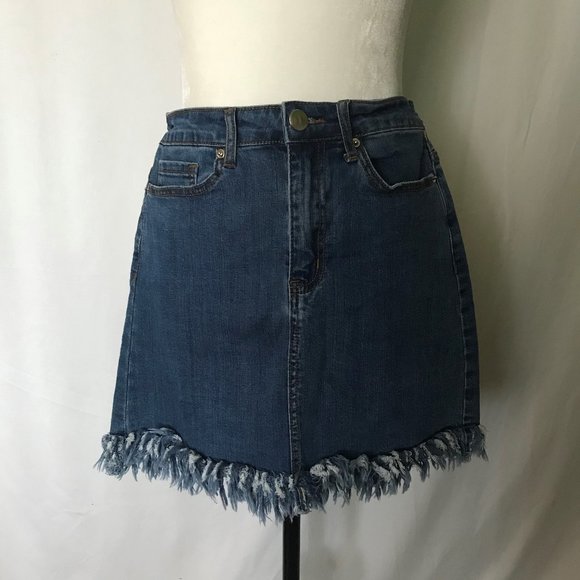 Forever 21 Women's Frayed Denim Mini-skirt - Picture 3 of 8
